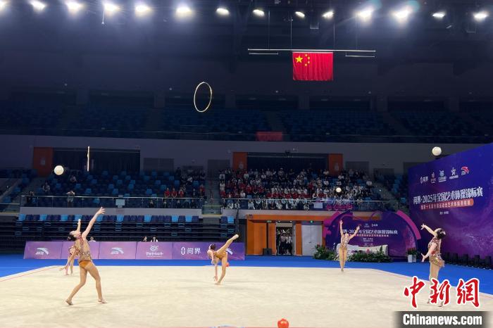 奥运冠军丁欣怡：走下领奖台 一切从零开始