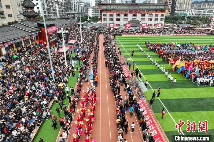 第二届贵州“村超”决赛阶段：热情不减，体验