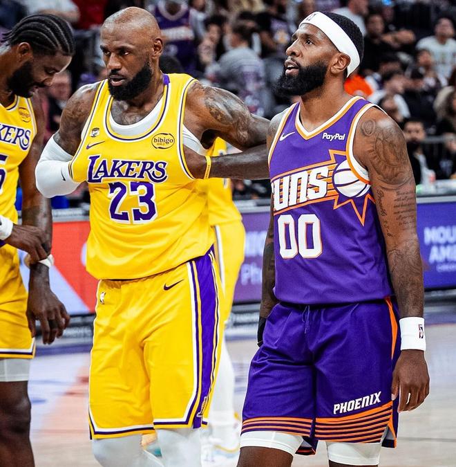 詹姆斯28+12+12助率湖人狂胜太阳 三叉戟联手轰出