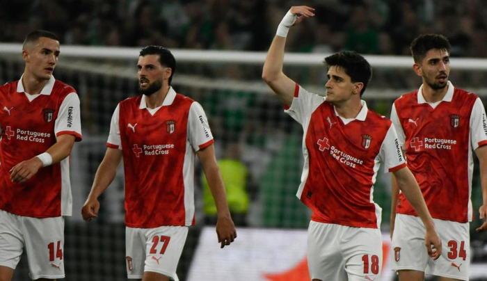 阿斯顿维拉双杀晋级欧联四强 埃梅里创历史9连胜